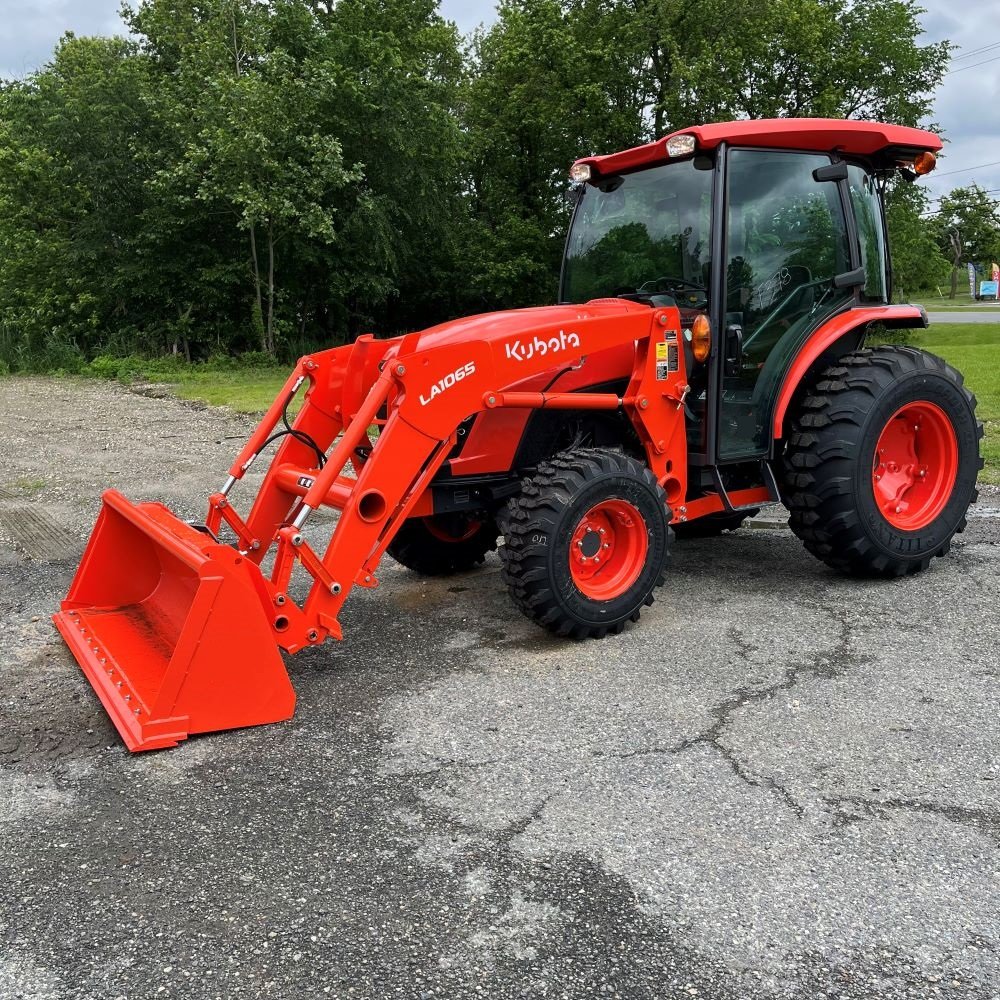 Kubota MX4900HSTC 4WD Tractor - Image 4